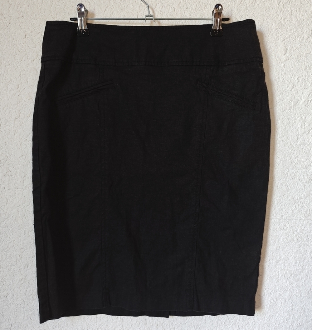 Women's Pencil Skirt. Needs TLC